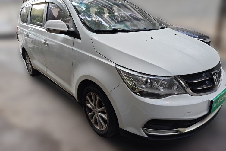 Used Baojun 730 2016 Revised 1.5L Manual Standard Version 7 Seats China V Emission Standard Front Right 45 Deg