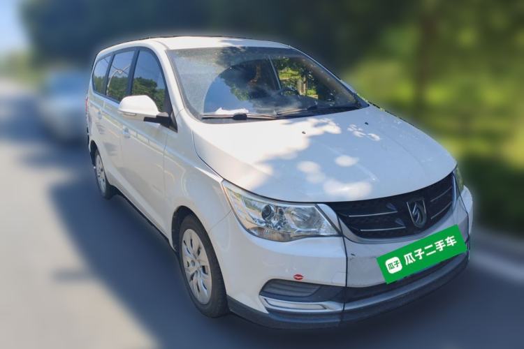 Used Baojun 730 2016 1.5L Manual Value Edition 7 Seats China V Emission Standard Front Right 45 Deg