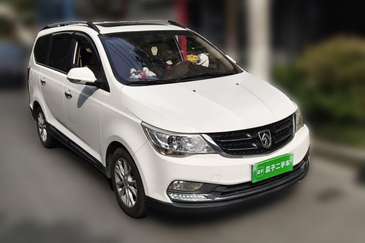 Used Baojun 730 2016 1.8L iAMT Luxury Model 7 Seats Front Right 45 Deg