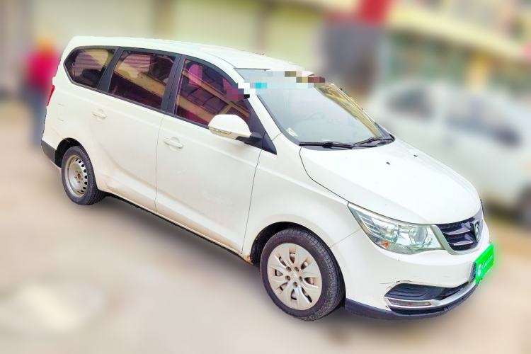 Used Baojun 730 2016 1.5L Manual Value Edition 7 Seats China V Emission Standard Front Right 45 Deg
