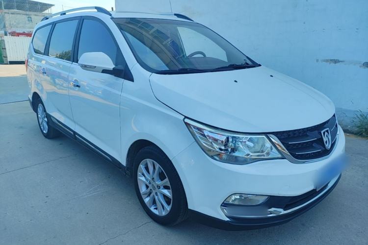 Used Baojun 730 2016 1.5L Manual Luxury Edition 7 Seats Front Right 45 Deg