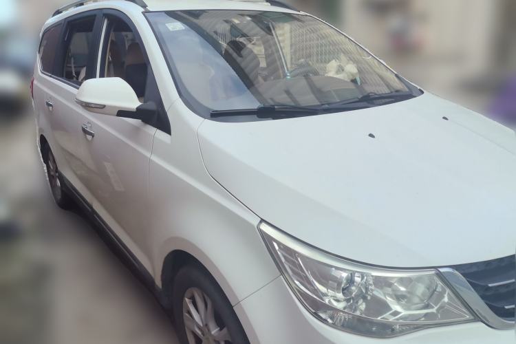 Used Baojun 730 2016 1.5L Manual Comfort Version 7 Seats China V Emission Standard Front Right 45 Deg