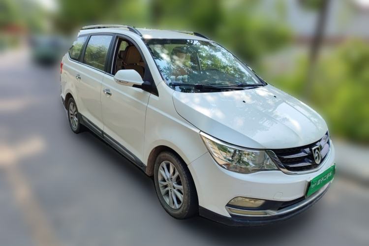 Used Baojun 730 2016 1.5L Manual Standard Version 7 Seats Front Right 45 Deg
