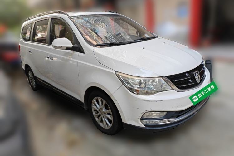 Used Baojun 730 2016 1.8L iAMT Luxury Model 7 Seats Front Right 45 Deg