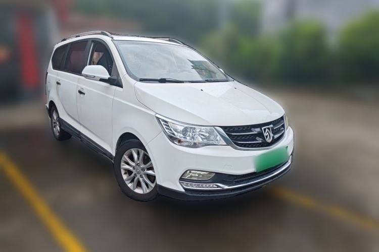 Used Baojun 730 2016 1.5T Manual Luxury Edition 7 Seats Front Right 45 Deg
