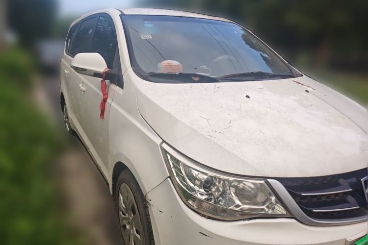 Used Baojun 730 2016 1.5L Manual Standard Version 7 Seats Front Right 45 Deg