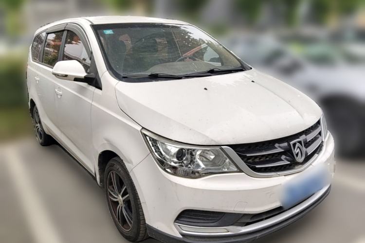 Used Baojun 730 2016 Revised Version 1.5L Manual Standard Model 5 Seats Front Right 45 Deg