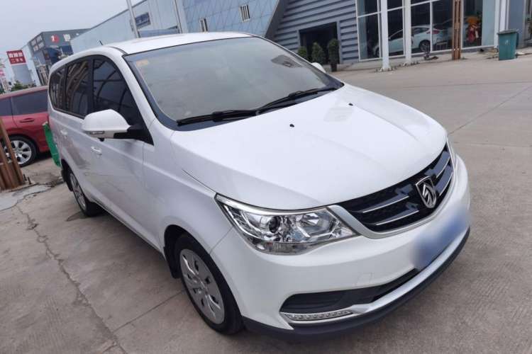 Used Baojun 730 2016 Revised Version 1.5L Manual Standard Model 5 Seats Front Right 45 Deg