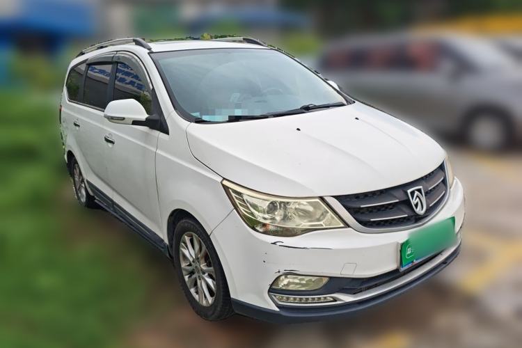 Used Baojun 730 2016 1.5T Manual Luxury Edition 7 Seats Front Right 45 Deg