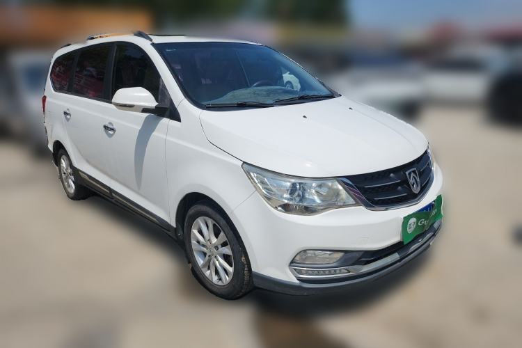 Used Baojun 730 2016 1.8L iAMT Luxury Model 7 Seats Front Right 45 Deg