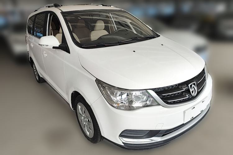 Used Baojun 730 2016 1.5L Manual Value Edition 7 Seats China V Emission Standard Front Right 45 Deg
