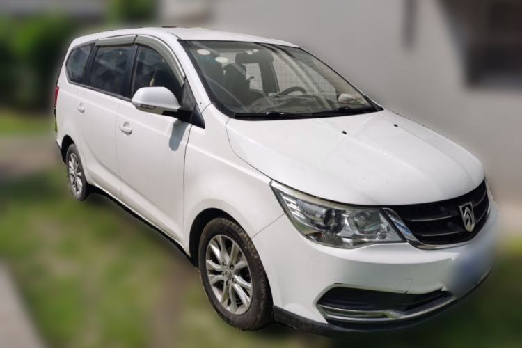 Used Baojun 730 2016 Revised 1.5L Manual Standard Version 7 Seats China V Emission Standard Front Right 45 Deg
