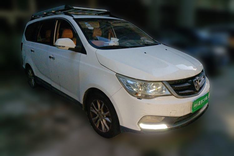 Used Baojun 730 2016 1.8L iAMT Luxury Model 7 Seats Front Right 45 Deg