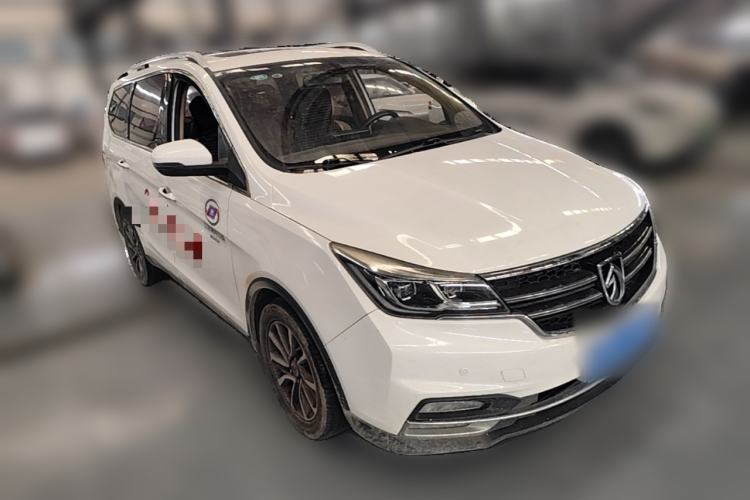 Used Baojun 730 2016 1.5T Manual Luxury Edition 7 Seats Front Right 45 Deg