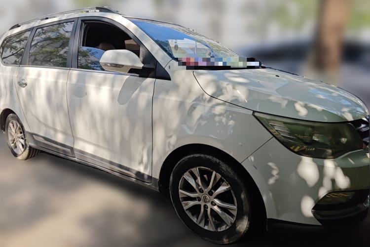 Used Baojun 730 2016 1.8L iAMT Comfort Version 7 Seats Front Right 45 Deg