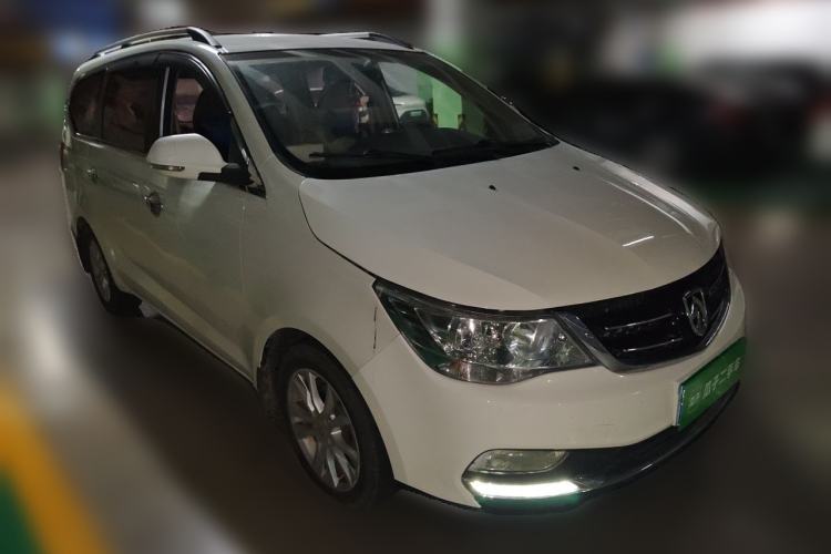 Used Baojun 730 2016 1.5L Manual Standard Version 7 Seats Front Right 45 Deg