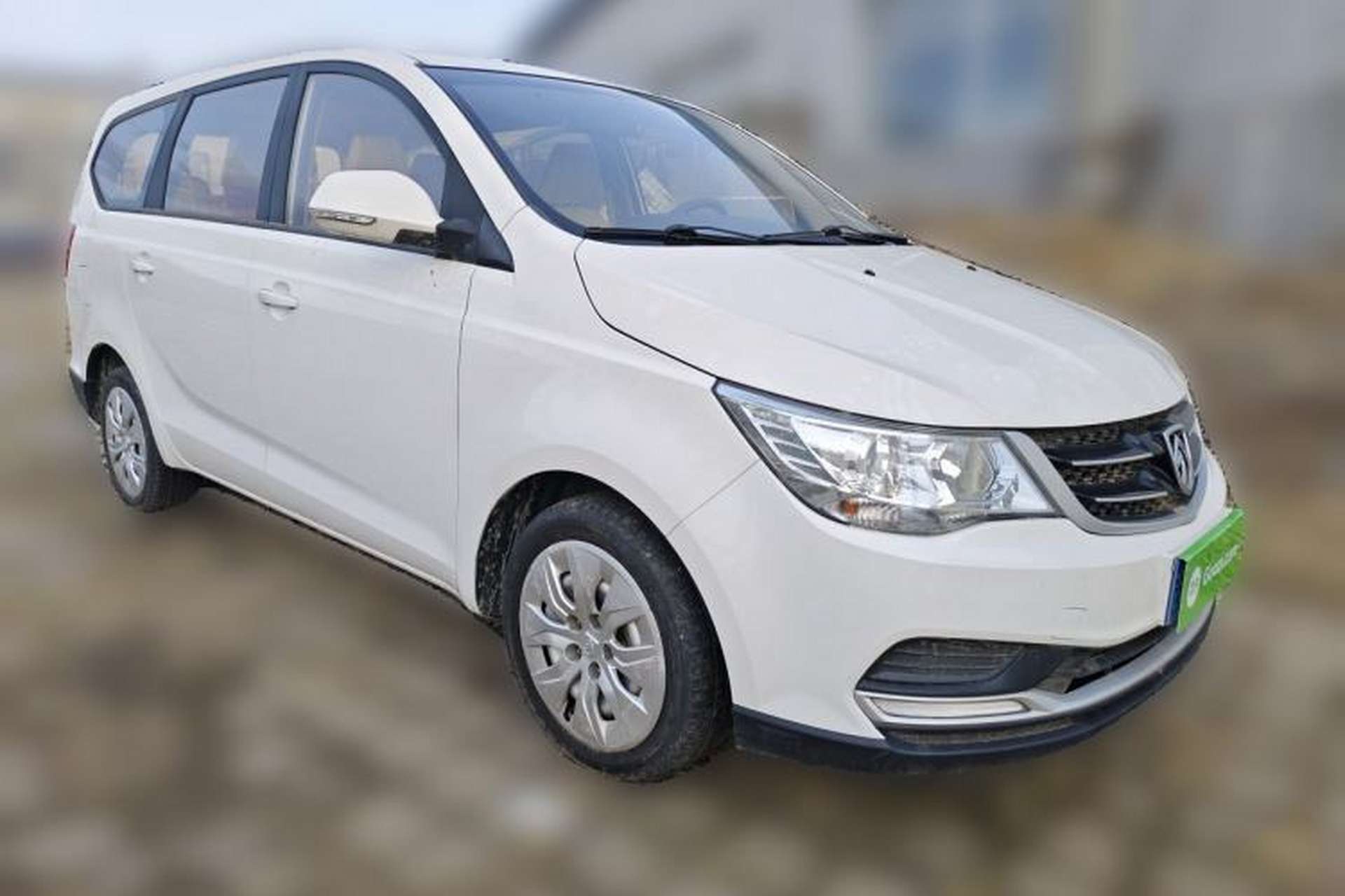 Used Baojun 730 2016 1.5L Manual Value Edition 7 Seats China V Emission Standard Front Right 45 Deg