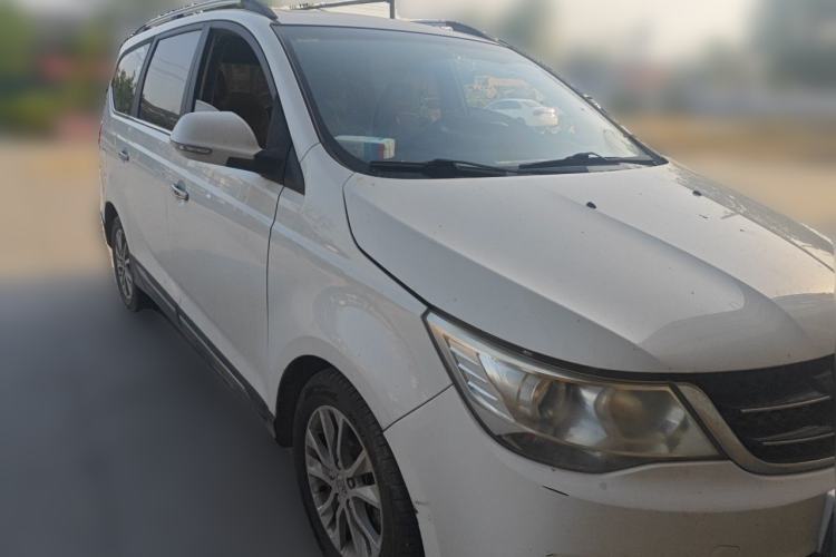 Used Baojun 730 2016 1.5L Manual Comfort Version 7 Seats China V Emission Standard Front Right 45 Deg