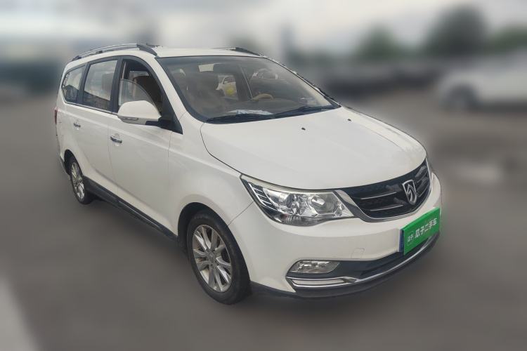 Used Baojun 730 2016 1.5L Manual Comfort Version 7 Seats China V Emission Standard Front Right 45 Deg