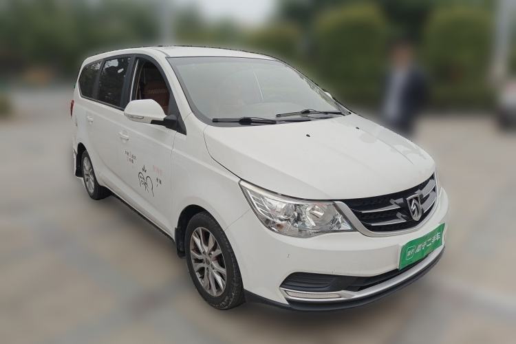 Used Baojun 730 2016 Revised 1.5L Manual Standard Version 7 Seats China V Emission Standard Front Right 45 Deg