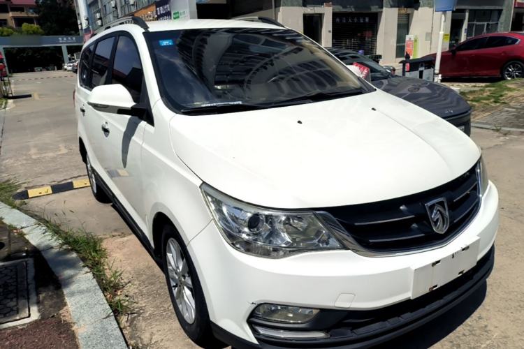 Used Baojun 730 2016 1.5L Manual Comfort Version 7 Seats China V Emission Standard Front Right 45 Deg