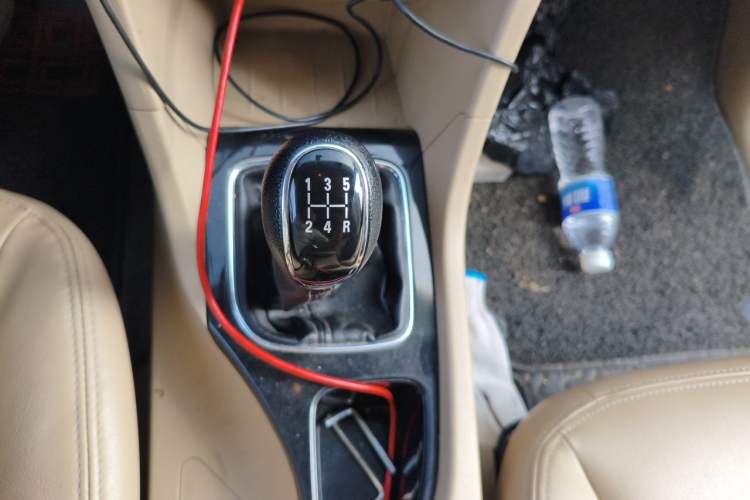 Used Baojun 730 2016 1.5L Manual Comfort Version 7 Seats China V Emission Standard Gear Lever