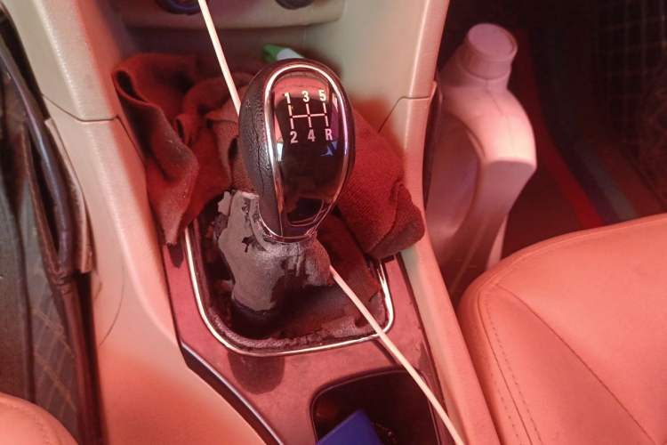 Used Baojun 730 2016 1.5L Manual Comfort Version 7 Seats China V Emission Standard Gear Lever