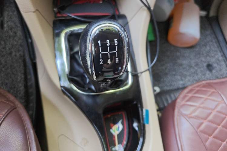 Used Baojun 730 2016 1.8L Manual Luxury Edition 7 Seats Gear Lever