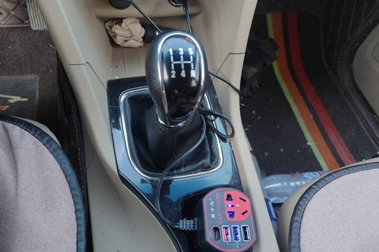 Used Baojun 730 2016 1.5L Manual Comfort Version 7 Seats China V Emission Standard Gear Lever