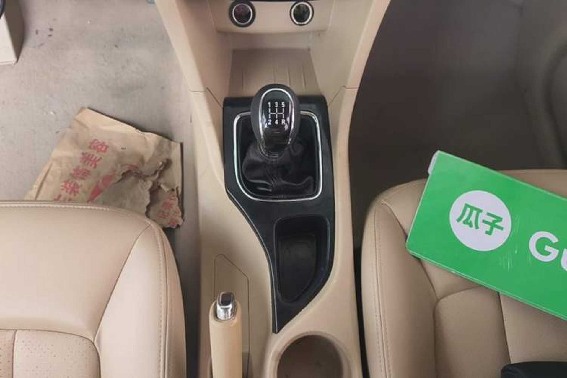 Used Baojun 730 2016 1.5L Manual Comfort Version 7 Seats China V Emission Standard Gear Lever
