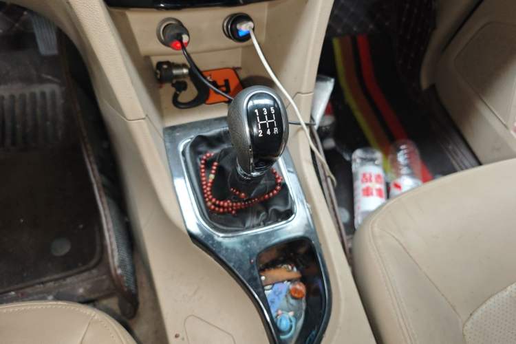 Used Baojun 730 2016 1.5L Manual Comfort Version 7 Seats China V Emission Standard Gear Lever