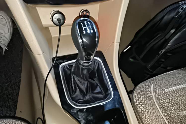 Used Baojun 730 2016 Revised 1.5L Manual Standard Version 7 Seats China V Emission Standard Gear Lever
