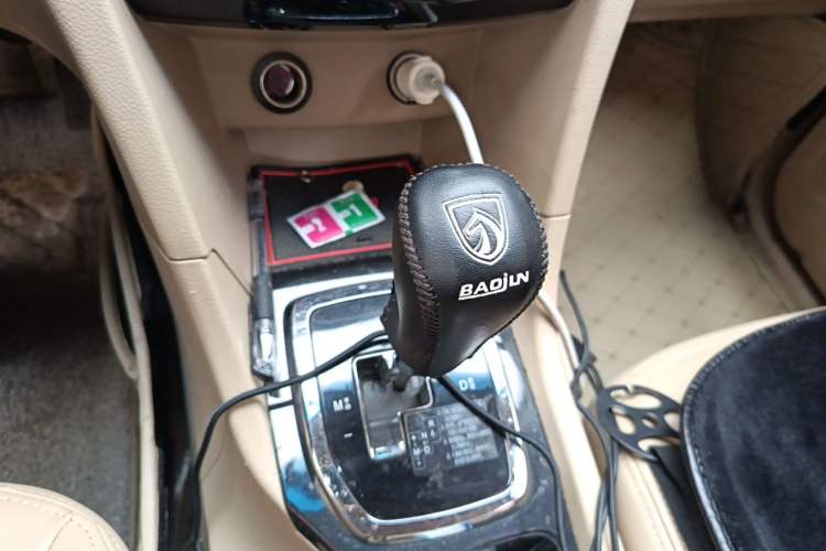 Used Baojun 730 2016 1.8L iAMT Luxury Model 7 Seats Gear Lever