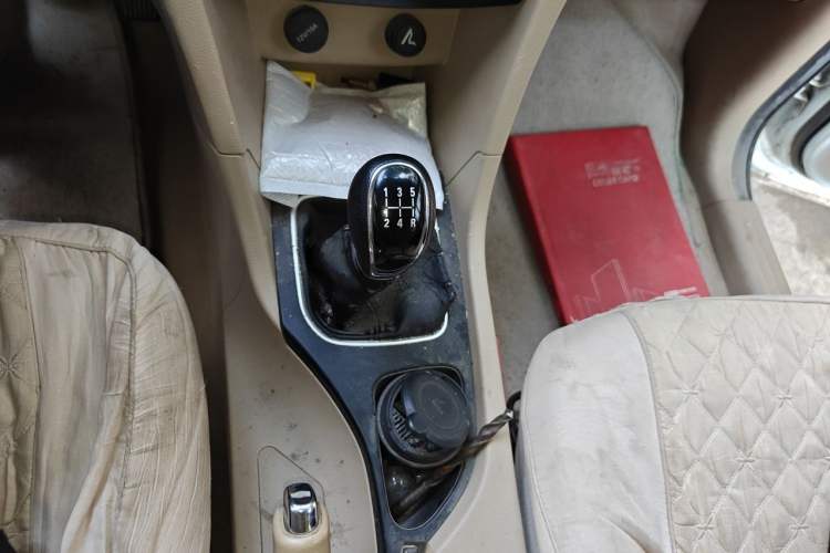 Used Baojun 730 2016 Revised 1.5L Manual Standard Version 7 Seats China V Emission Standard Gear Lever