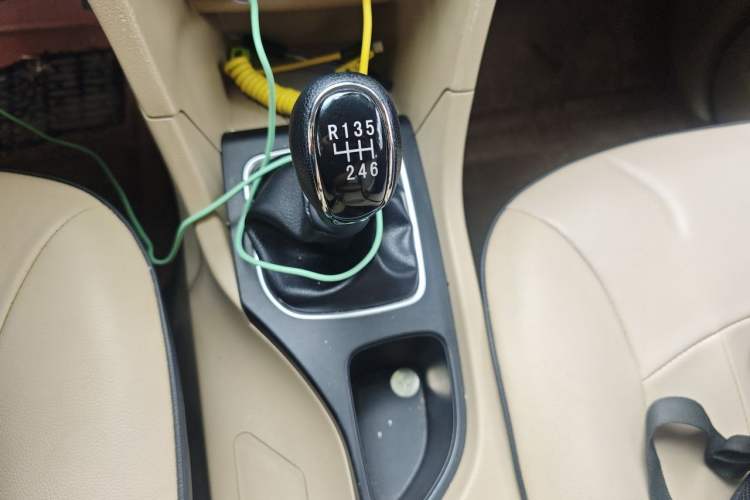 Used Baojun 730 2016 1.5T Manual Standard Version 7 Seats Gear Lever
