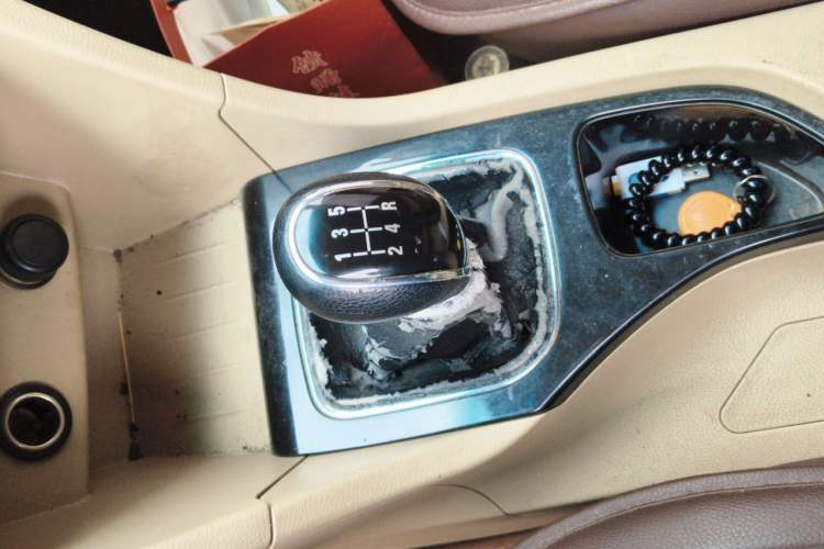 Used Baojun 730 2016 1.5L Manual Comfort Version 7 Seats China V Emission Standard Gear Lever