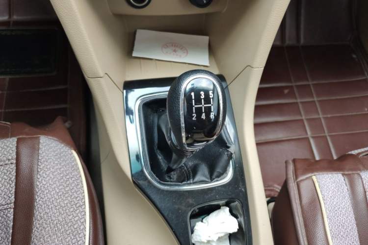Used Baojun 730 2016 1.5L Manual Comfort Version 7 Seats China V Emission Standard Gear Lever