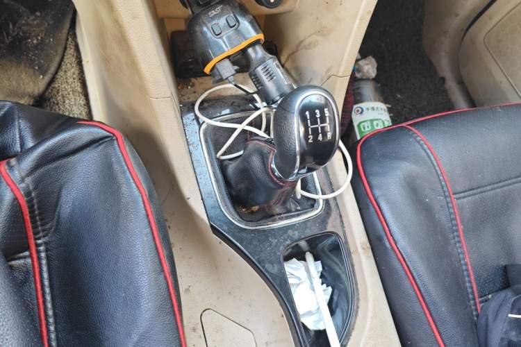 Used Baojun 730 2016 1.5L Manual Comfort Version 7 Seats China V Emission Standard Gear Lever