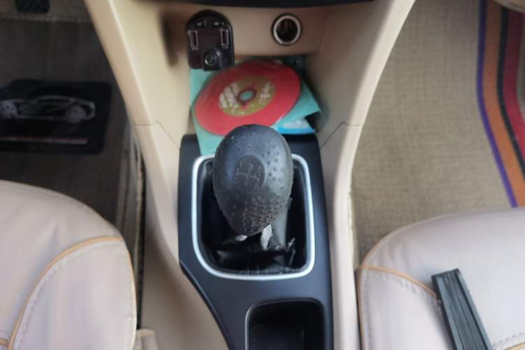 Used Baojun 730 2016 Revised 1.5L Manual Standard Version 7 Seats China V Emission Standard Gear Lever