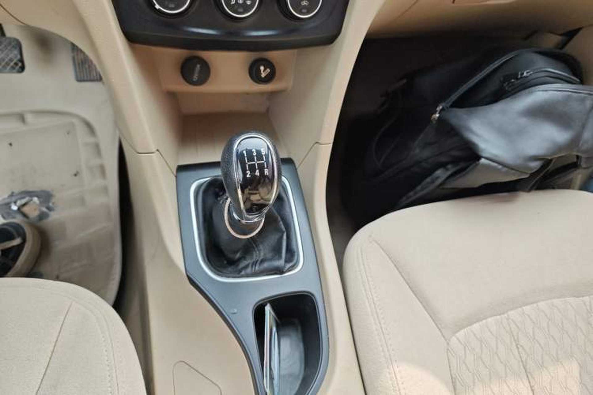 Used Baojun 730 2016 1.5L Manual Value Edition 7 Seats China V Emission Standard Gear Lever