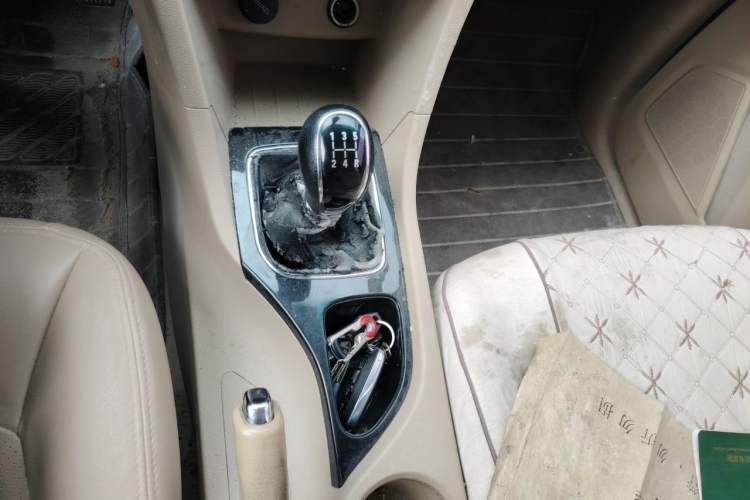 Used Baojun 730 2016 1.5L Manual Comfort Version 7 Seats China V Emission Standard Gear Lever