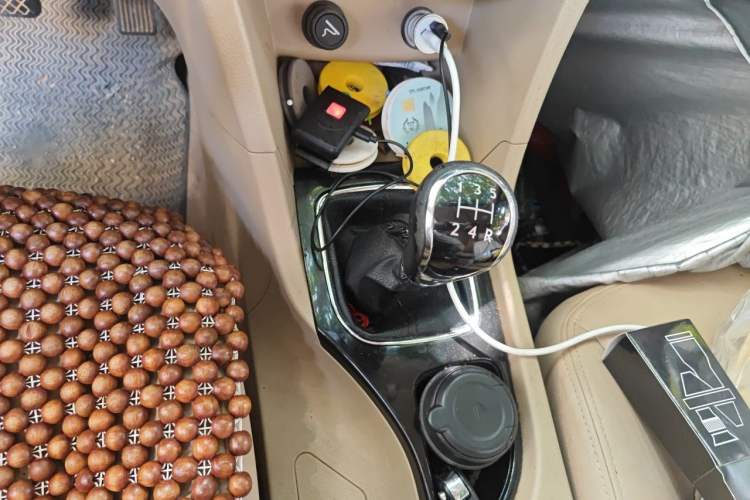 Used Baojun 730 2016 1.8L Manual Luxury Edition 7 Seats Gear Lever