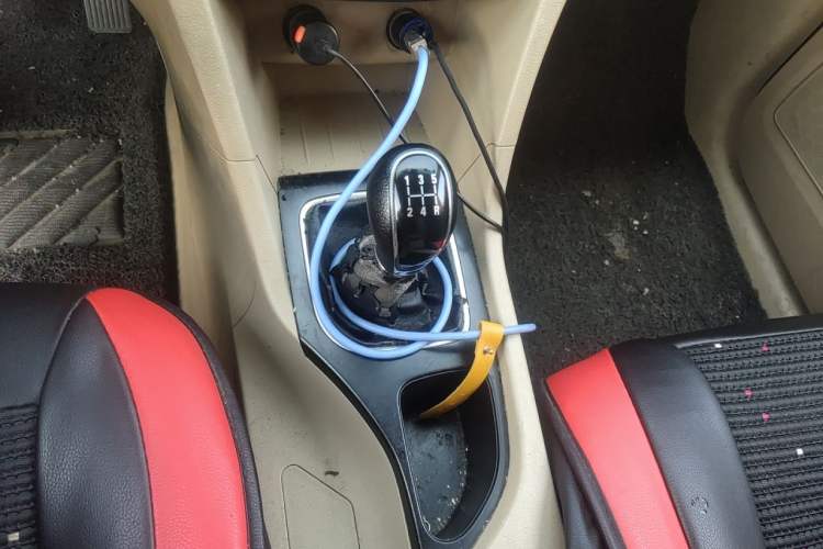 Used Baojun 730 2016 1.5L Manual Standard Version 7 Seats Gear Lever