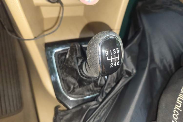 Used Baojun 730 2016 1.5L Manual Comfort Version 7 Seats China V Emission Standard Gear Lever
