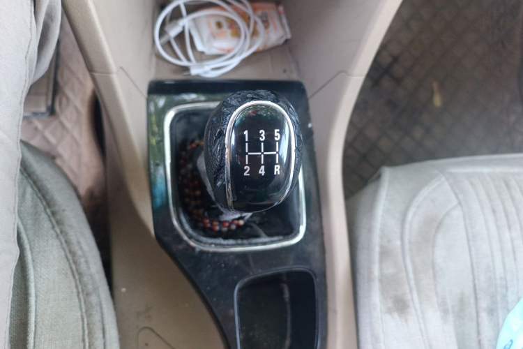 Used Baojun 730 2016 1.5L Manual Comfort Version 7 Seats China V Emission Standard Gear Lever