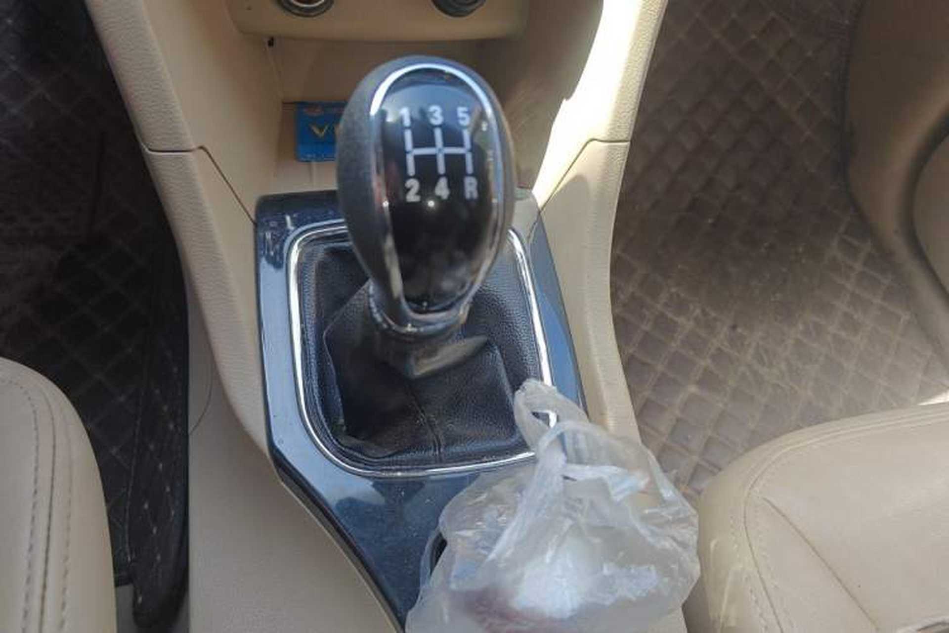 Used Baojun 730 2016 1.5L Manual Comfort Version 7 Seats China V Emission Standard Gear Lever