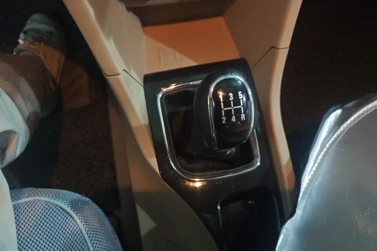 Used Baojun 730 2016 1.5L Manual Comfort Version 7 Seats China V Emission Standard Gear Lever