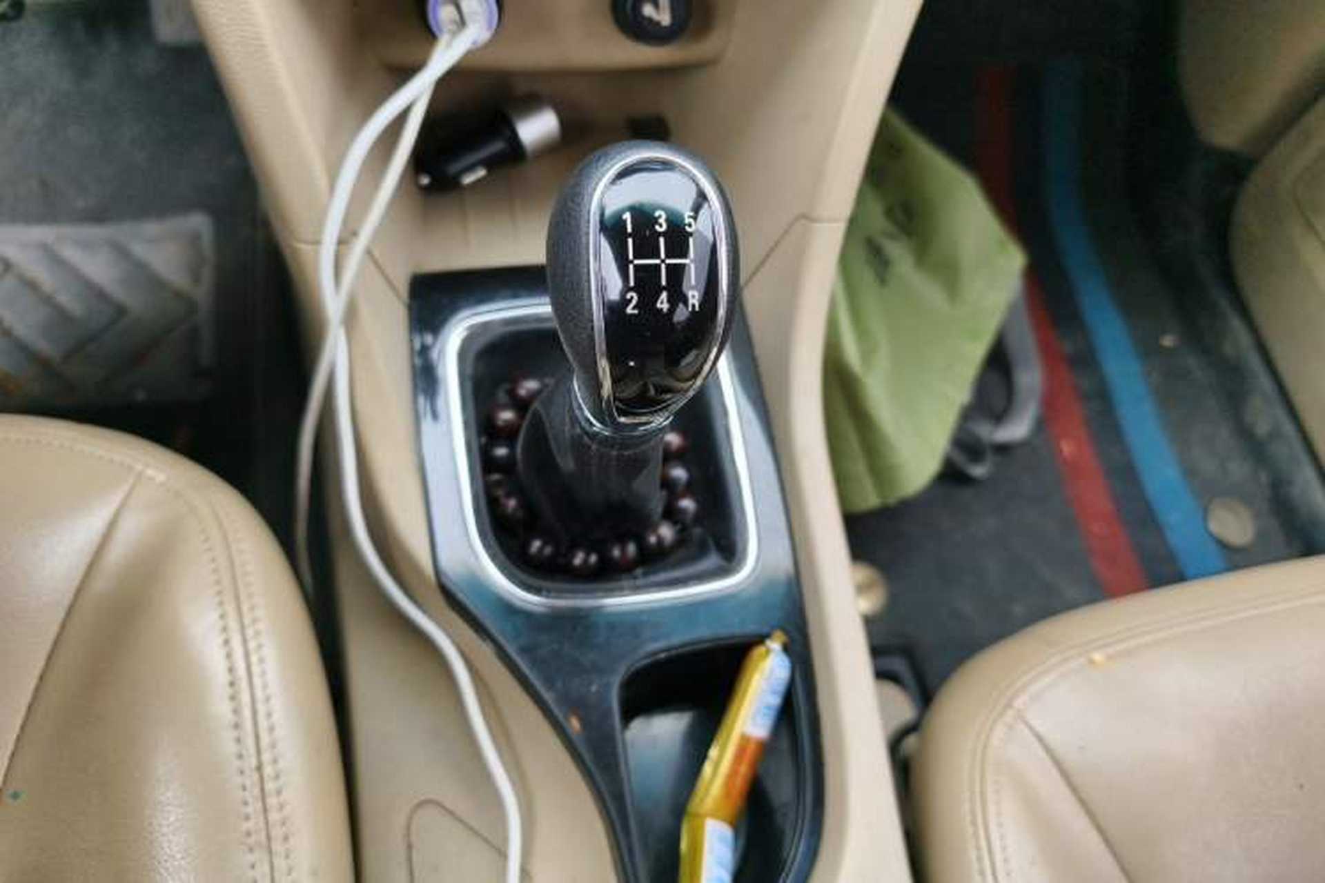 Used Baojun 730 2016 1.5L Manual Comfort Version 7 Seats China V Emission Standard Gear Lever