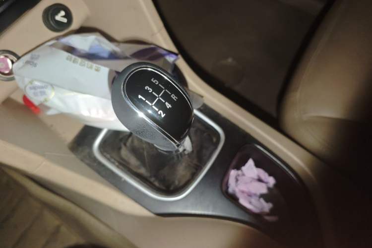 Used Baojun 730 2016 1.5L Manual Value Edition 7 Seats China V Emission Standard Gear Lever