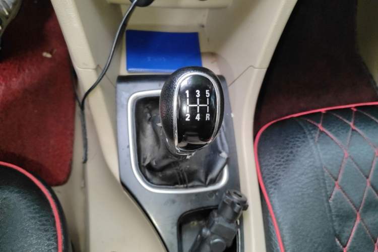 Used Baojun 730 2016 1.5L Manual Value Edition 5 Seats China V Emission Standard Gear Lever